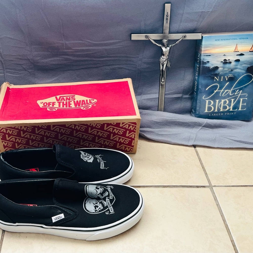 Vans Black Slip-On Sneakers with Skull Graphics - Picture 3 of 9